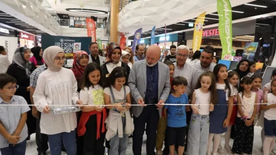 Başkan Çolakbayrakdar, 'Her alanda gençlerimizin ve evlatlarımızın yanındayız'
