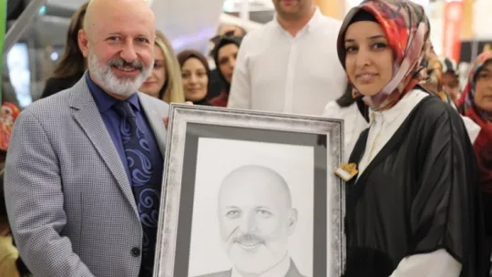 Başkan Çolakbayrakdar, 'Her alanda gençlerimizin ve evlatlarımızın yanındayız'
