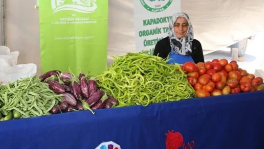 Başkan Çolakbayrakdar: 'Kadınlarımız, başımızın tacıdır'