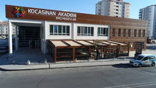 Başkan Çolakbayrakdar: 'Kadınlarımız, başımızın tacıdır'