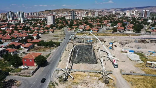 Başkan Çolakbayrakdar 'Kentsel dönüşümle ayrıcalıklı yaşam sunuyoruz'
