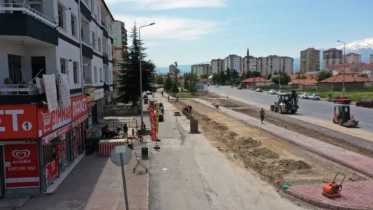Başkan Çolakbayrakdar 'Kentsel dönüşümü, sosyal odaklı yapıyoruz'