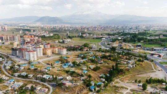 Başkan Çolakbayrakdar 'Kentsel dönüşümle şehrin geleceğini garantiye alıyoruz'