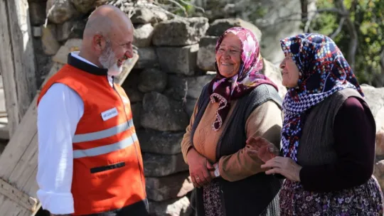 Başkan Çolakbayrakdar: 'Kırsal mahallelerin köy kimliğini koruması adına birçok projeyi hayata geçirdik'