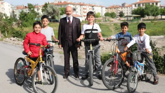 Başkan Çolakbayrakdar 'Mithatpaşa'yı yeniliyoruz ve adeta mahallenin tozunu attıracağız'