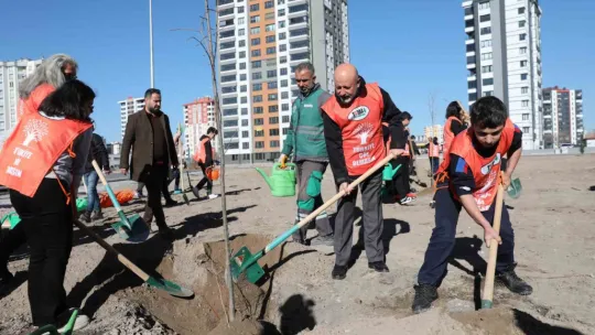 Başkan Çolakbayrakdar: 'Sevdamız daha yeşil Kayseri ve Kocasinan'dır'