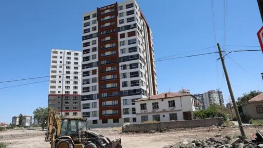 Seyrani'de Dikey Yapılaşmaya Devam