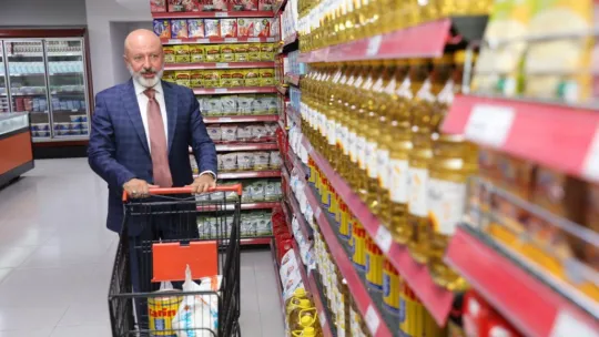 Başkan Çolakbayrakdar: 'Sosyal belediyecilikte de Türkiye'ye örnek, en iyi uygulamaları hayata geçirdik'