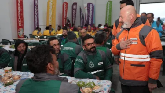 Başkan Çolakbayrakdar: 'Türkiye'ye örnek olan belediyeyiz'