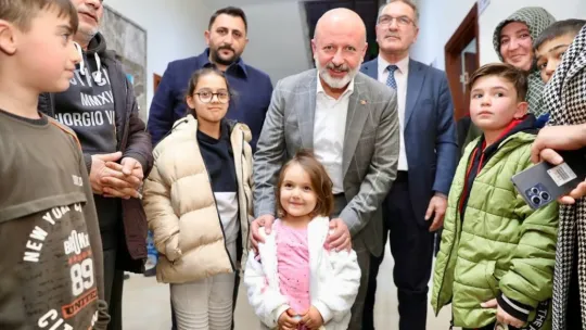Başkan Çolakbayrakdar, 'Türkiye'ye projelerimizle model oluyoruz'