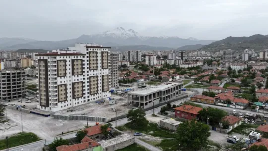 Başkan Çolakbayrakdar: 'Türkiye'ye örnek kentsel dönüşüm gerçekleştiriyoruz'