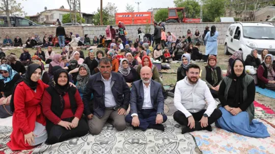 Başkan Çolakbayrakdar: 'Yapılan her hizmet çocuklar için'