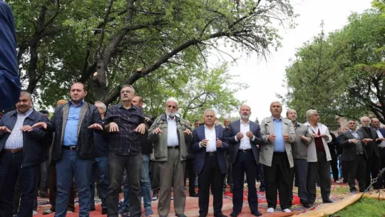 Başkan Çolakbayrakdar: 'Yapılan her hizmet çocuklar için'