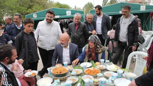 Başkan Çolakbayrakdar: 'Yapılan her hizmet çocuklar için'