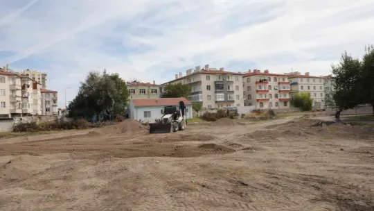 Başkan Çolakbayrakdar 'Yeşil alan ağırlıklı parklarla şehrin yeşil oranını artırıyoruz'