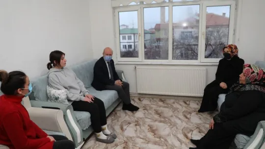 Başkan Çolakbayrakdar: 'Ziyaretlerimizle de gönül bağı kuruyoruz'