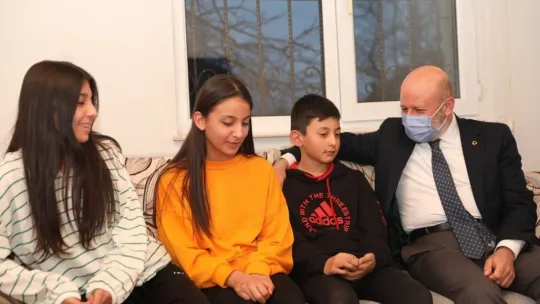Başkan Çolakbayrakdar: 'Ziyaretlerimizle de gönül bağı kuruyoruz'