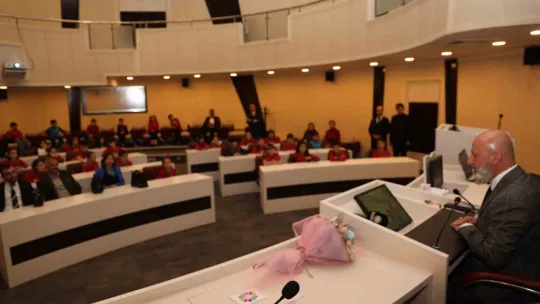 Başkan Çolakbayrakdar'dan çocuklara akıl ve zeka oyunları müjdesi