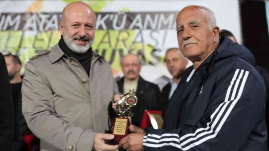 Başkan Çolakbayrakdar'dan futbol severlere müjde
