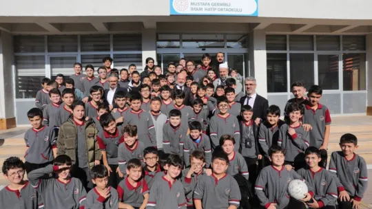 Başkan Çolakbayrakdar'dan Kocasinan'daki tüm öğretmenlere özel hediye