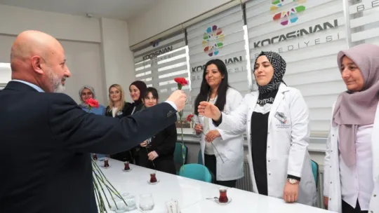 Başkan Çolakbayrakdar'dan Öğretmenlere Anlamlı ziyaret