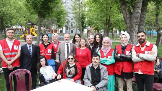 Başkan Çolakbayrakdar, engelliler haftasında gönüllere dokundu