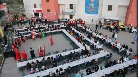Başkan Çolakbayrakdar iftarda gençlerle buluşuyor