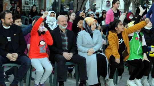 Başkan Çolakbayrakdar, iftarı yetim çocuklarla açtı