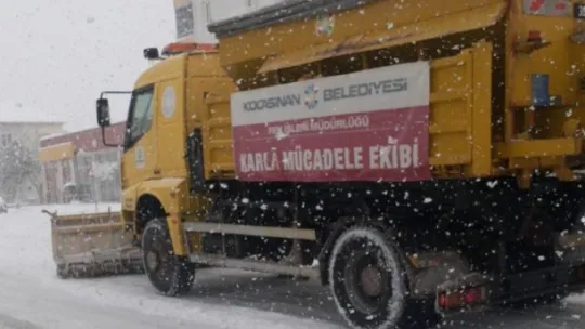 Başkan Çolakbayrakdar kar temizleme çalışmalarını inceledi