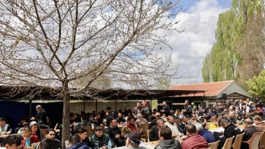 Başkan Çolakbayrakdar, şükür sofrasında vatandaşlarla birlikte