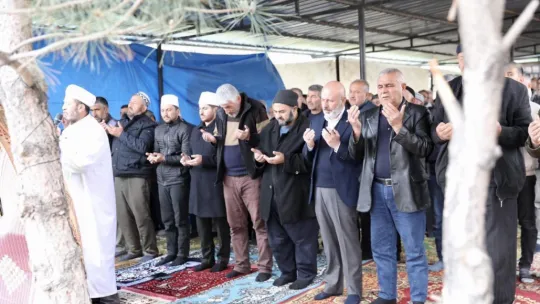 Başkan Çolakbayrakdar, şükür sofrasında vatandaşlarla birlikte