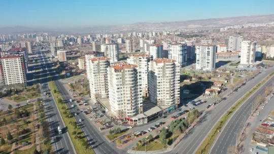 Başkan Çolakbayrakdar ve vatandaş arasında tebessüm dolu diyalog