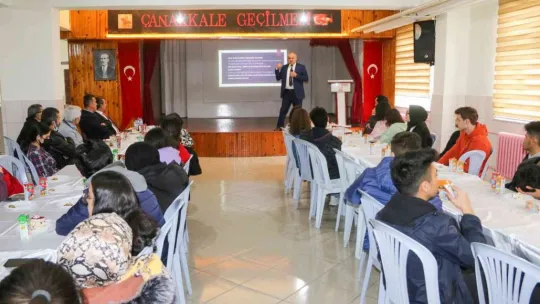 Başkan Esat Öztürk tecrübelerini öğrenciler ile paylaştı