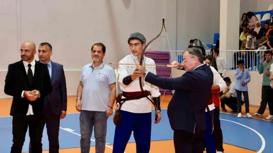 Başkan Özdoğan: 'Gençler bizim geleceğimiz, umudumuz, her şeyimiz'