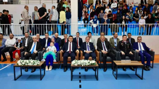 Başkan Özdoğan: 'Gençler bizim geleceğimiz, umudumuz, her şeyimiz'
