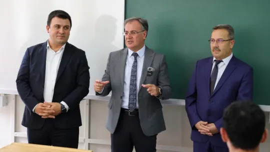Başkan Özdoğan, öğrencileri ziyaret etti