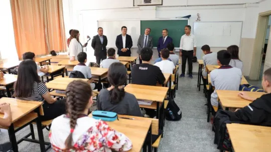 Başkan Özdoğan, öğrencileri ziyaret etti