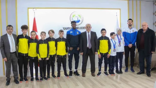 Başkan Öztürk: 'Sporun ve sporcunun her zaman yanındayız'