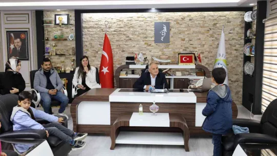 Başkan Öztürk Öğrencilere Belediyeciliği Anlattı