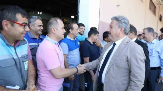 Başkan Palancıoğlu Belediye Çalışanlarıyla Bayramlaştı