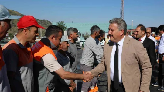 Başkan Palancıoğlu Belediye Çalışanlarıyla Bayramlaştı