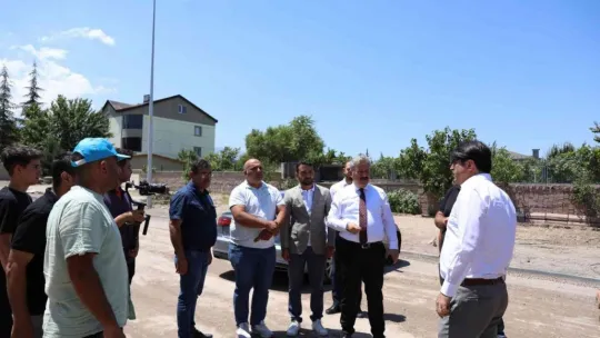 Başkan Palancıoğlu, Erenköy'deki asfalt çalışmalarını inceledi