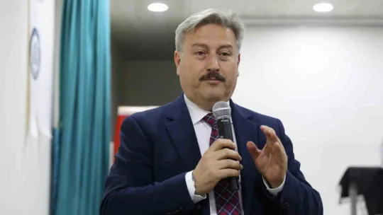 Başkan Palancıoğlu'ndan öğrencilere altın öğütler