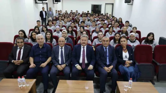 Başkan Palancıoğlu'ndan öğrencilere altın öğütler