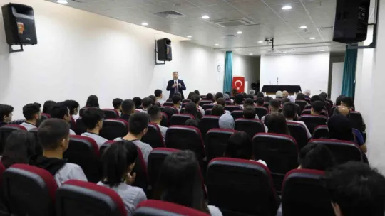 Başkan Palancıoğlu'ndan öğrencilere altın öğütler