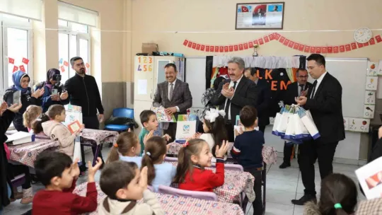 Başkan Palancıoğlu, öğrencilerin karne heyecanına ortak oldu