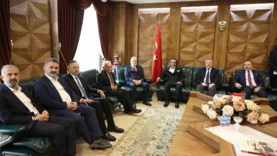 Başkan Palancıoğlu, Serbest Bölge'de fabrikaları ziyaret etti