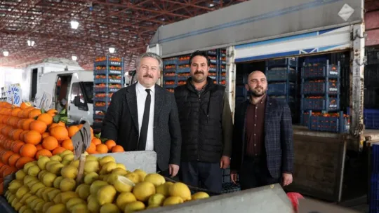Başkan Palancıoğlu, Yıldırım Beyazıt Pazar Yerinde sevgiyle karşılandı