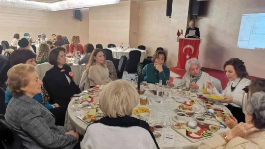 Başkan Uzunlu: 'Hepimizin cumhuriyete borcu var'