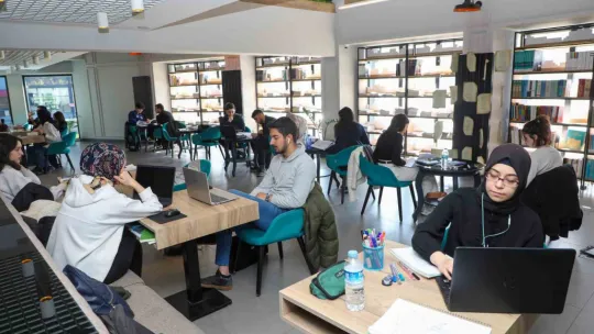 Başkan Yalçın: 'Kütüphaneler medeniyet inşasının basamaklarıdır'